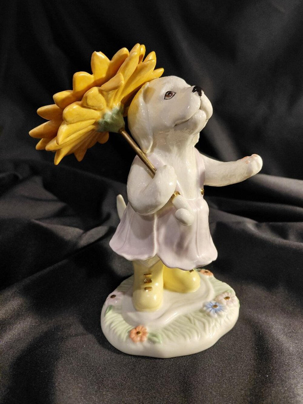 "Doggin in the Rain", porcelain figurine by Lenox